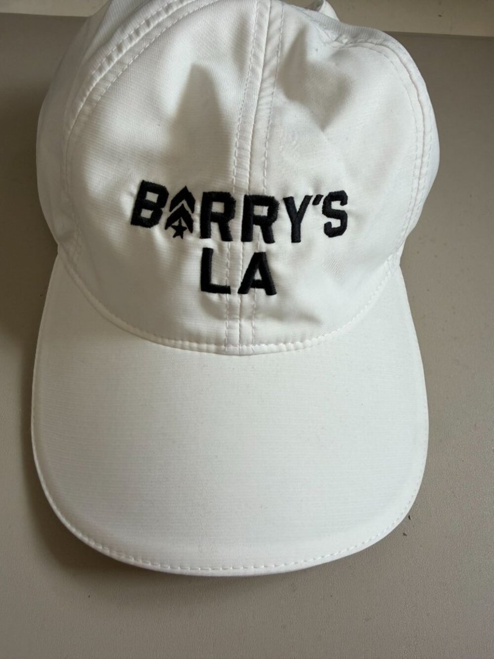 BARRY'S BOOTCAMP LA LOS ANGELES PONYTAIL HAT WHITE/BLACK